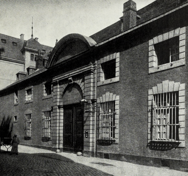 Datei:Perlengraben-Waisenhaus.png
